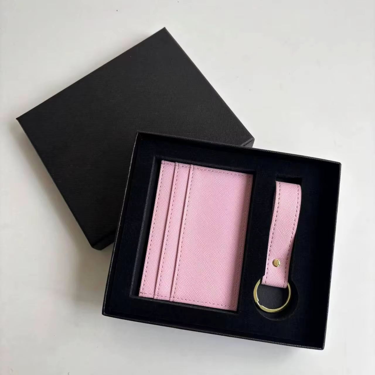 Ario Cardé Holder with Keychain